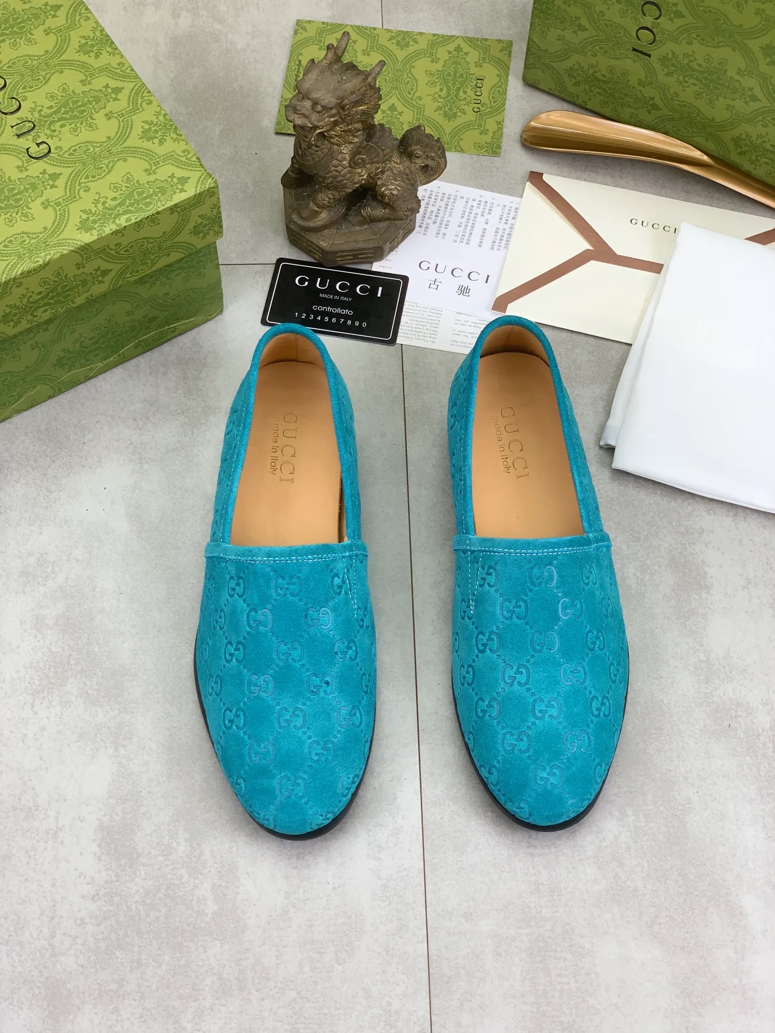 Men's Men's Shoes 💰P500💰【New Style】Water-dyed Niuli Gucci's most popular selection of lazy slip-on leather shoes (Gucci) official website latest Gucci lazy leather shoes, hot style 💥 simple and elegant style, exclusive for trendy men. Unique official website latest brand original double G embossing Elements 👑 Original Gucci decoration, fashionable and elegant, fabric original calfskin ✅ fully imported first-layer cowhide lining, official website designated wear-resistant, rubber business outsole, classic model taken at the counter in real life 🎬38-44 Various colors available
